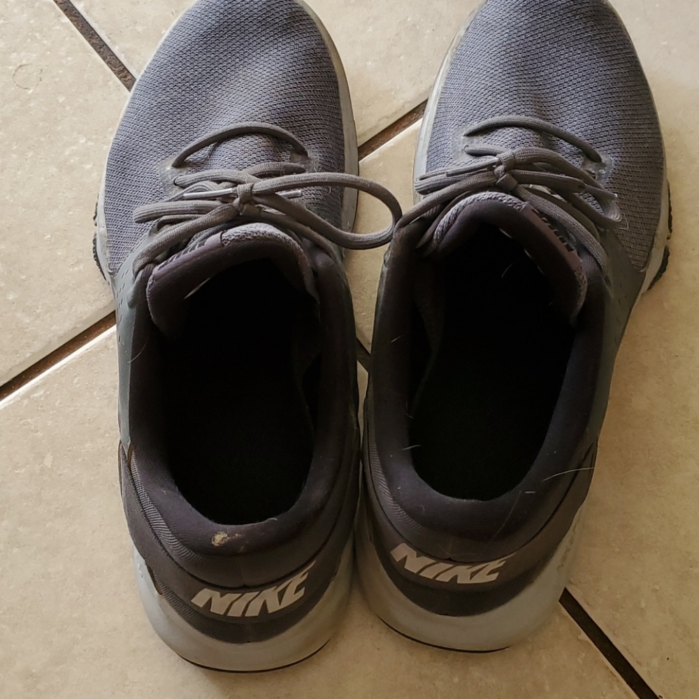 Size 13 Nike trainer